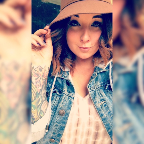 raenoelle54